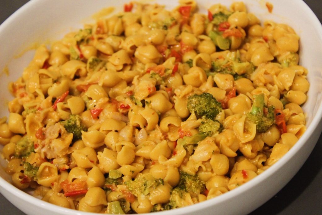 Lobster Banza Mac & Cheese with Veggies - Cuisine & Cocktails