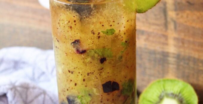 Blueberry Mojito (with Kiwi and Spiced Rum)