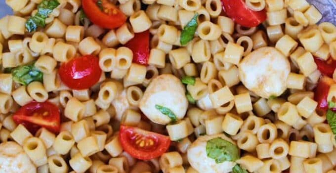Caprese Pasta Salad (Easy Tomato Mozzarella Basil Pasta Salad)